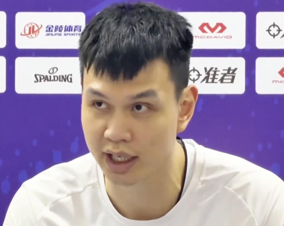 星空活动-许钟豪炮轰队内外援:来到中国不要嚣张,我们不是来伺候你的